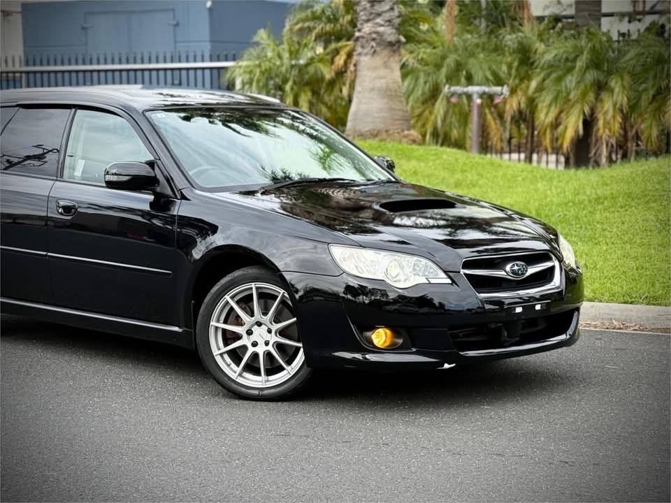 2009 Subaru Legacy Sedan - Image 3
