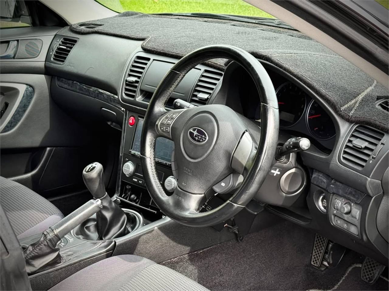 2009 Subaru Legacy Sedan - Image 6