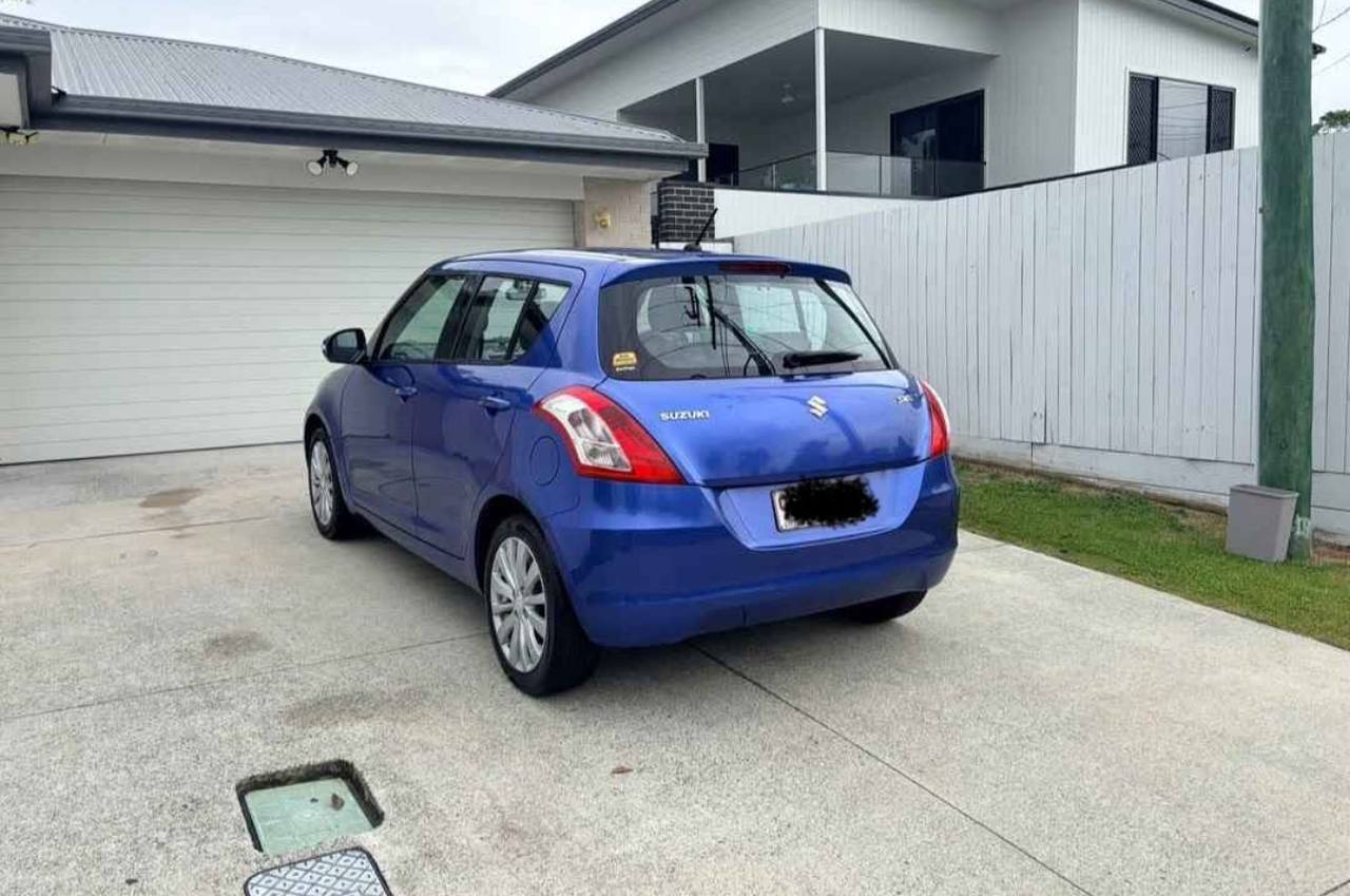 2011 Suzuki Swift GLX Auto - Image 4