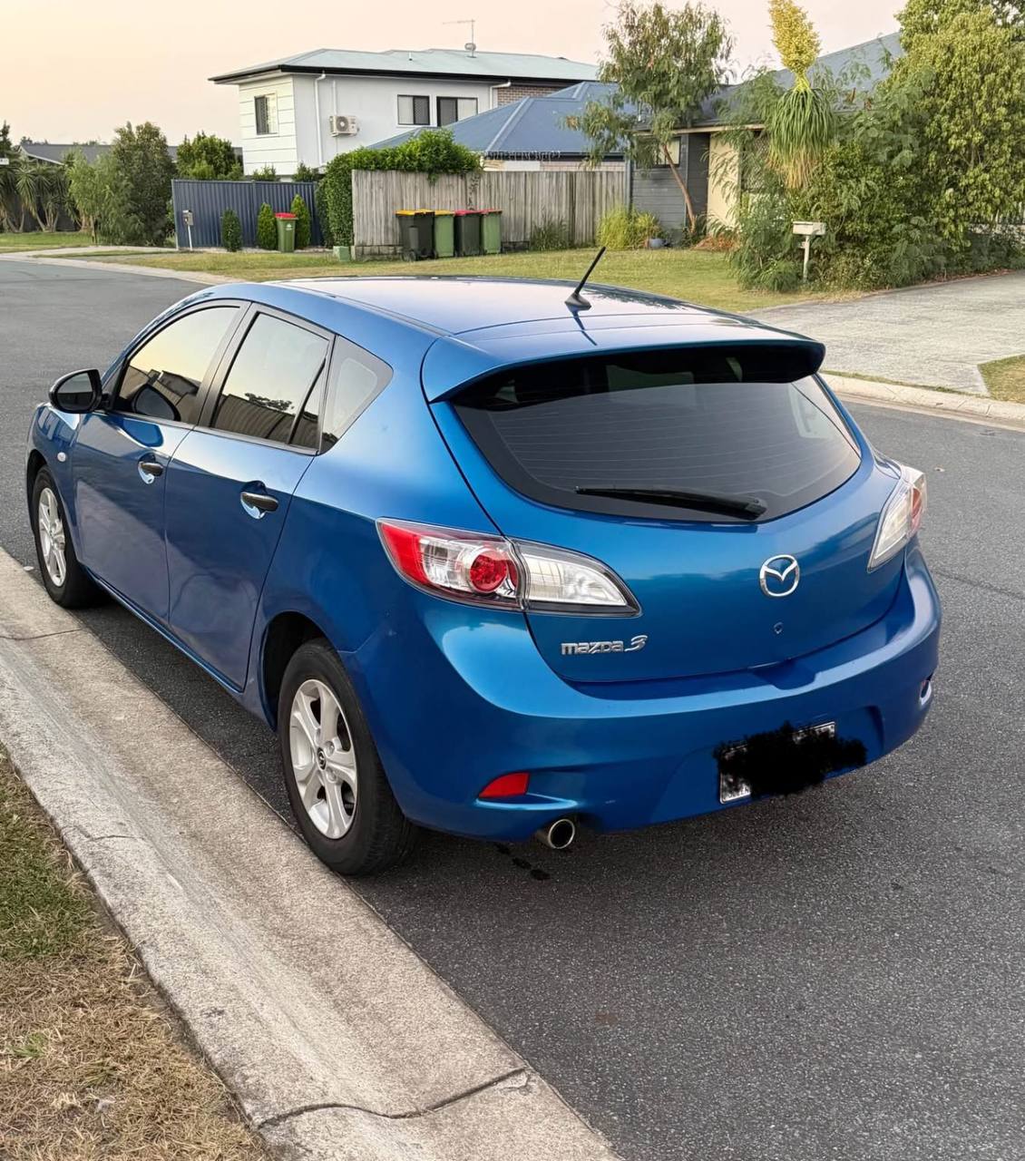 2013 Mazda 3 - Image 5