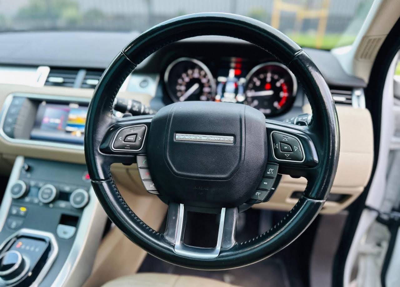2016 Land Rover Range Rover Evoque TD4 150 SE L538 MY17 - Image 4