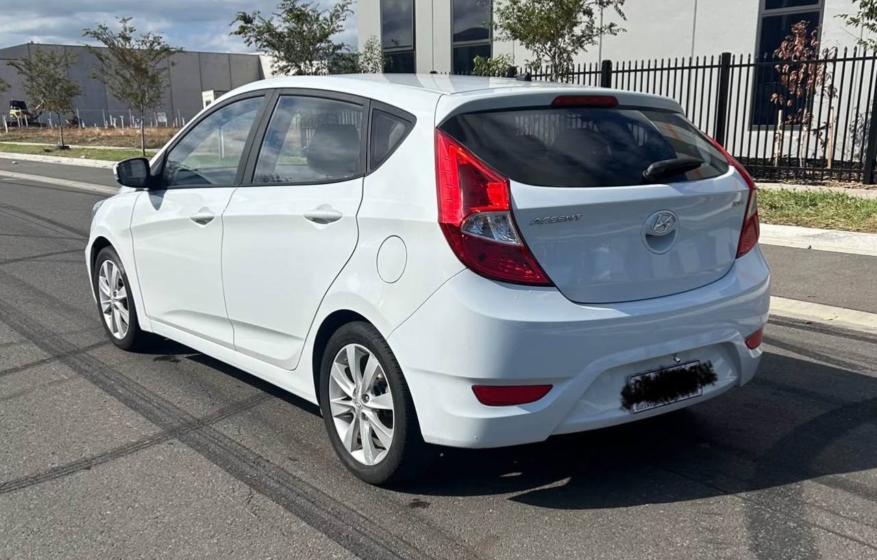 2017 Hyundai Accent - Image 5