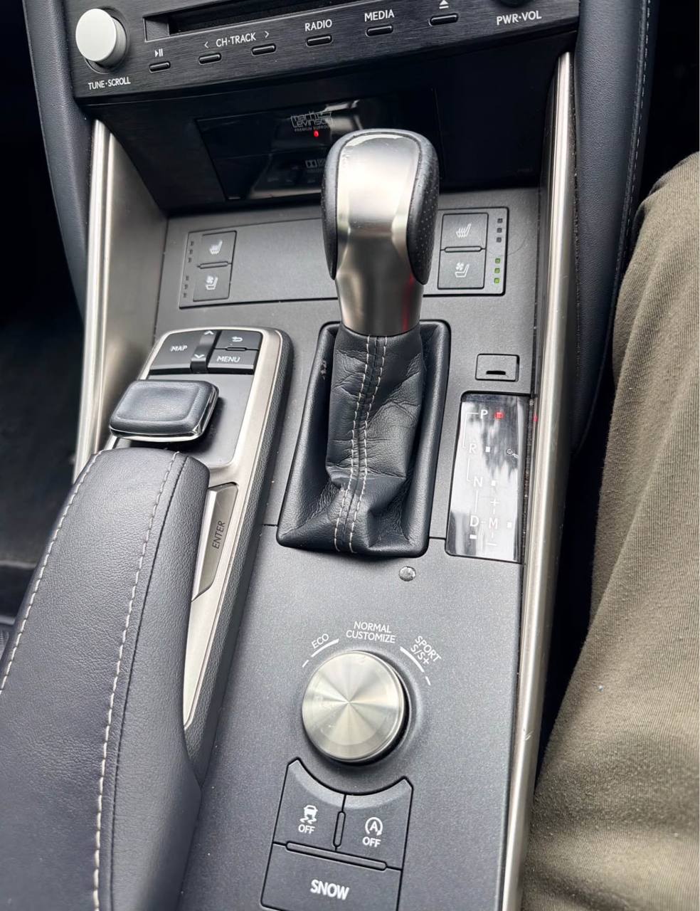 2017 Lexus IS200t F-Sport 2.0L Turbo Petrol 8-Speed - Image 10