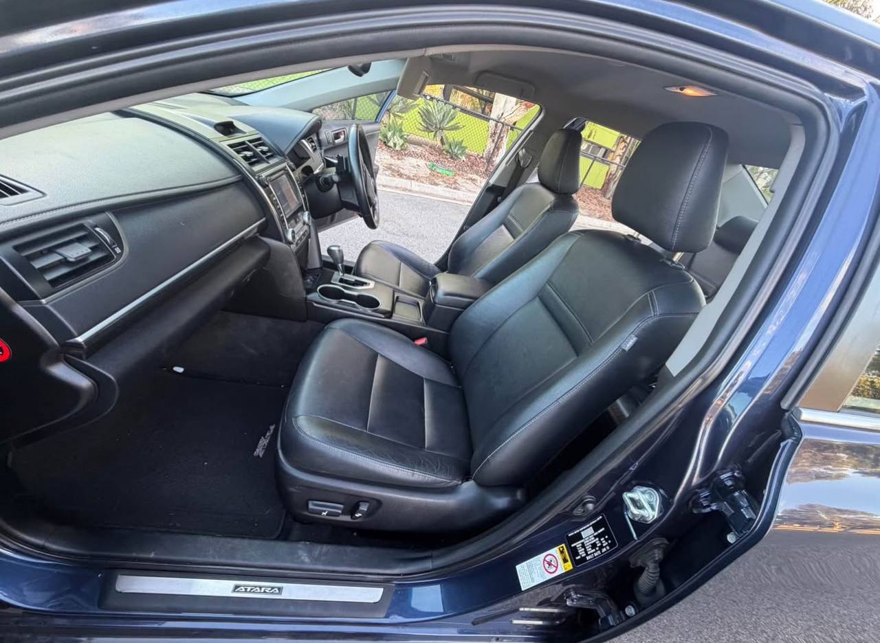 2017 Luxury Toyota Camry Atara SL - Image 6