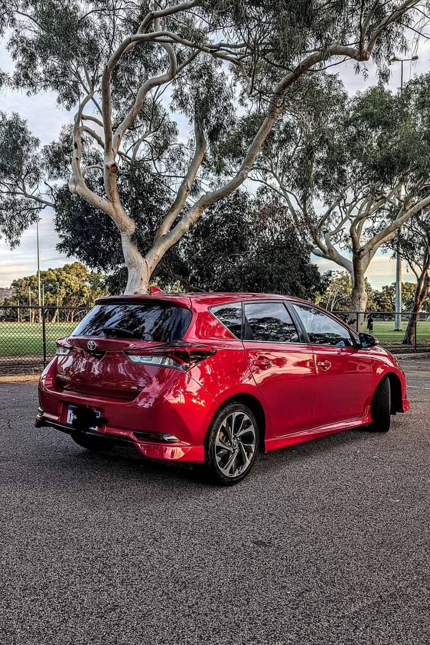 2017 Toyota Corolla - Image 5