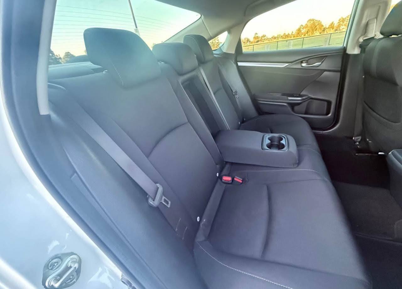 2018 Honda Civic vti-L - Image 5