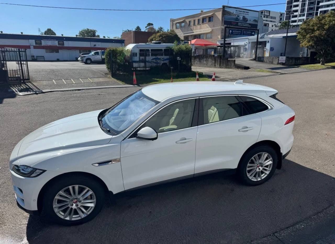 2018 Jaguar F-PACE 3.0L Twin Turbo - Image 6