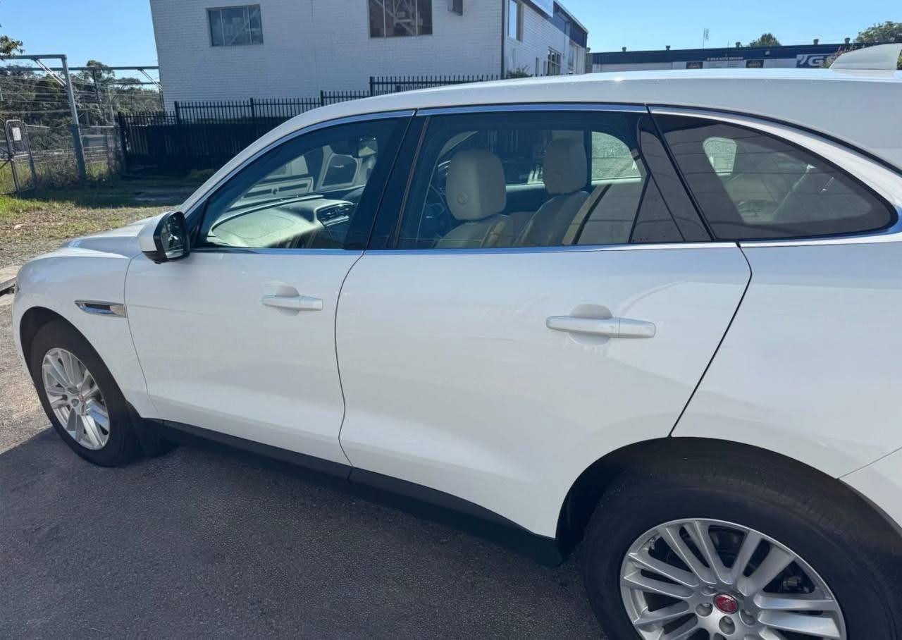 2018 Jaguar F-PACE 3.0L Twin Turbo - Image 7