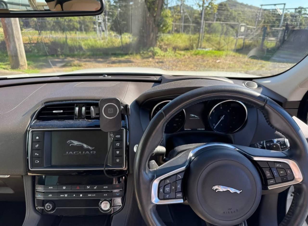 2018 Jaguar F-PACE 3.0L Twin Turbo - Image 9