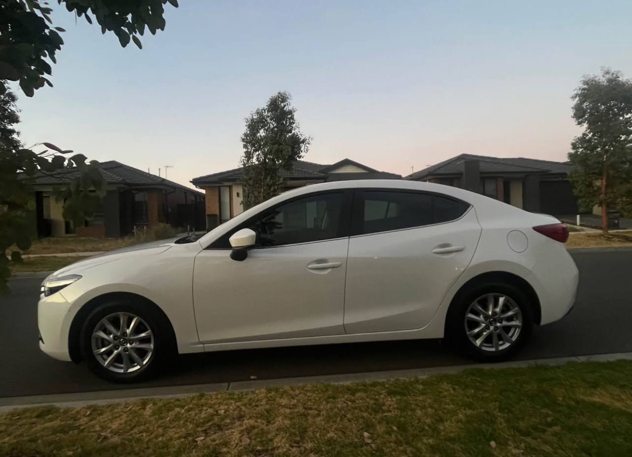 2018 Mazda 3 Maxx Sport - Image 2