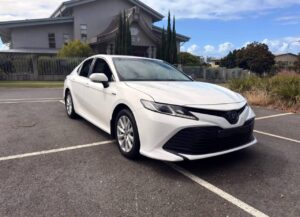 2018 Toyota Camry Hybrid – Sedan