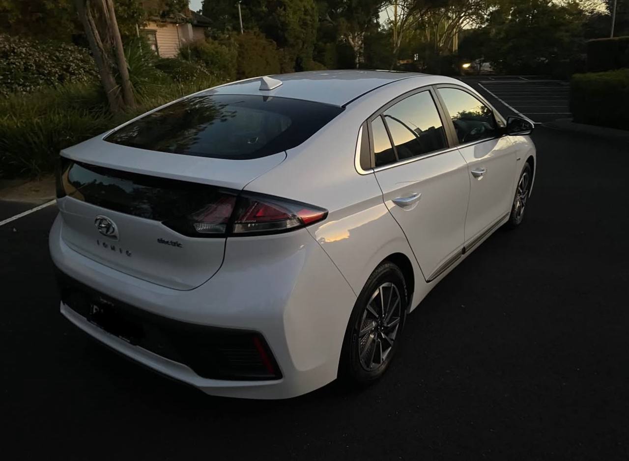 2020 Hyundai Ioniq - Image 4