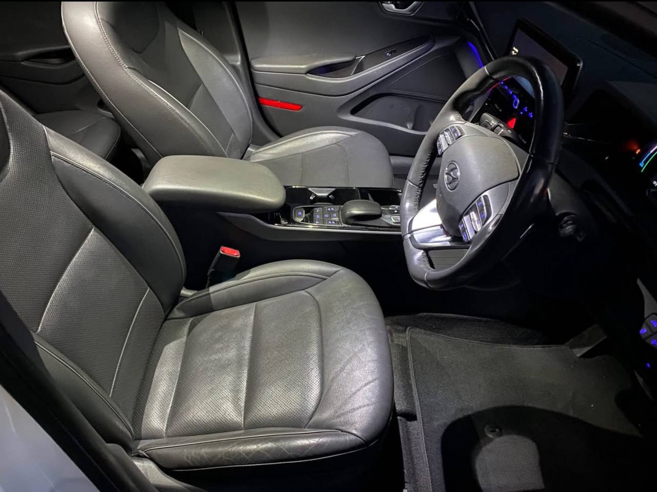 2020 Hyundai Ioniq - Image 6
