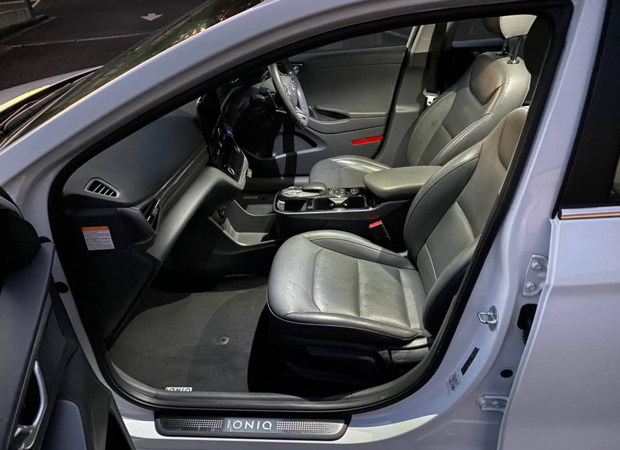 2020 Hyundai Ioniq - Image 7
