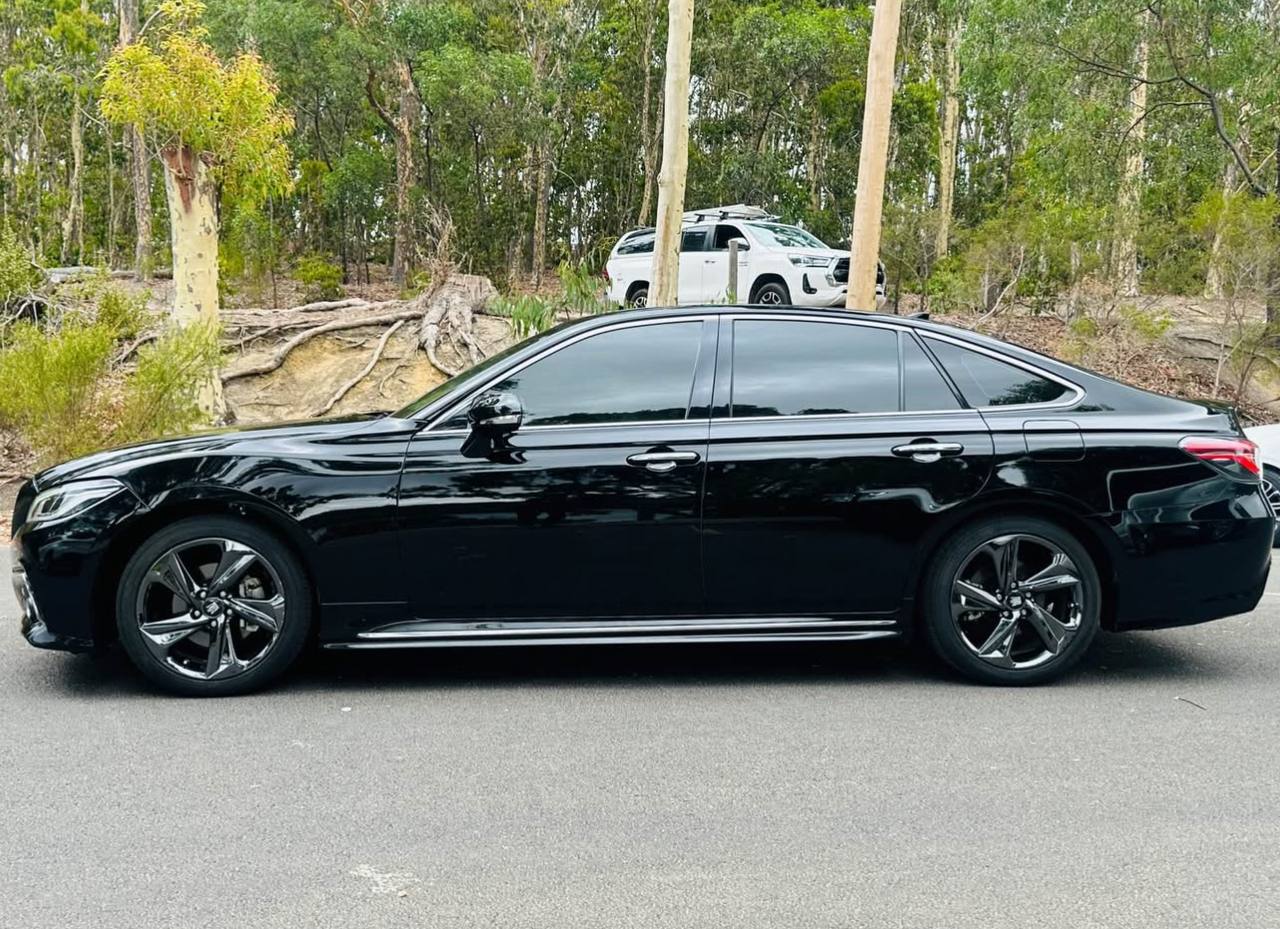 2020 Toyota Crown - Image 4