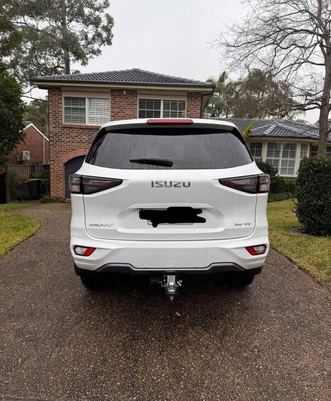 2023 ISUZU MU-X - Image 2