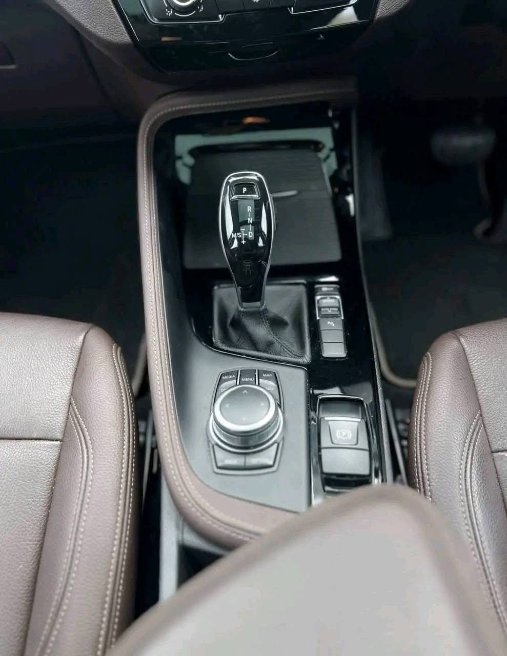 BMW X2 sDrive18i 2023 - Image 7