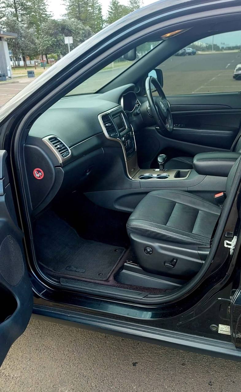 Jeep Grand Cherokee Laredo 2016 - Image 3