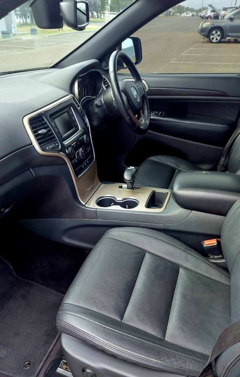 Jeep Grand Cherokee Laredo 2016 - Image 4