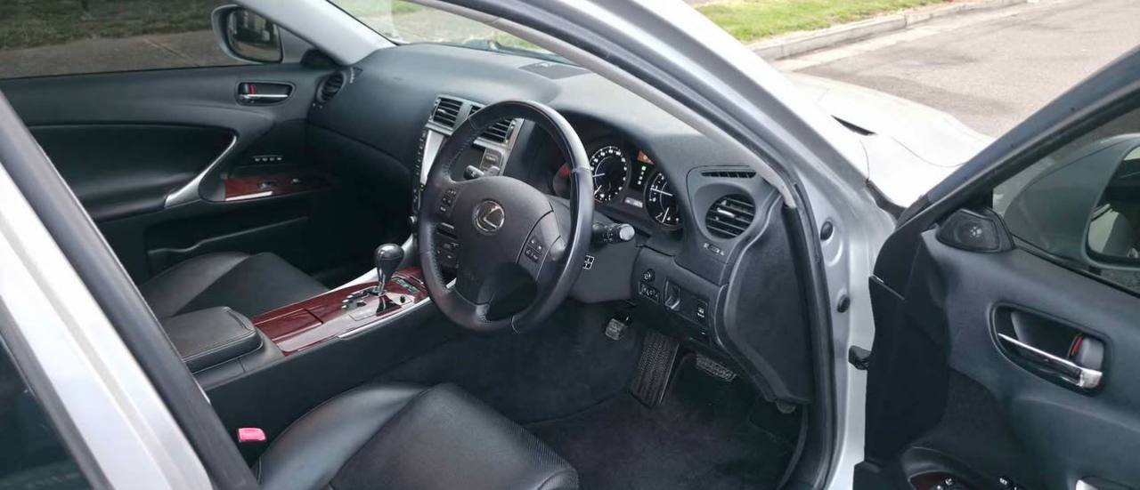 Lexus IS350 JDM - Image 6