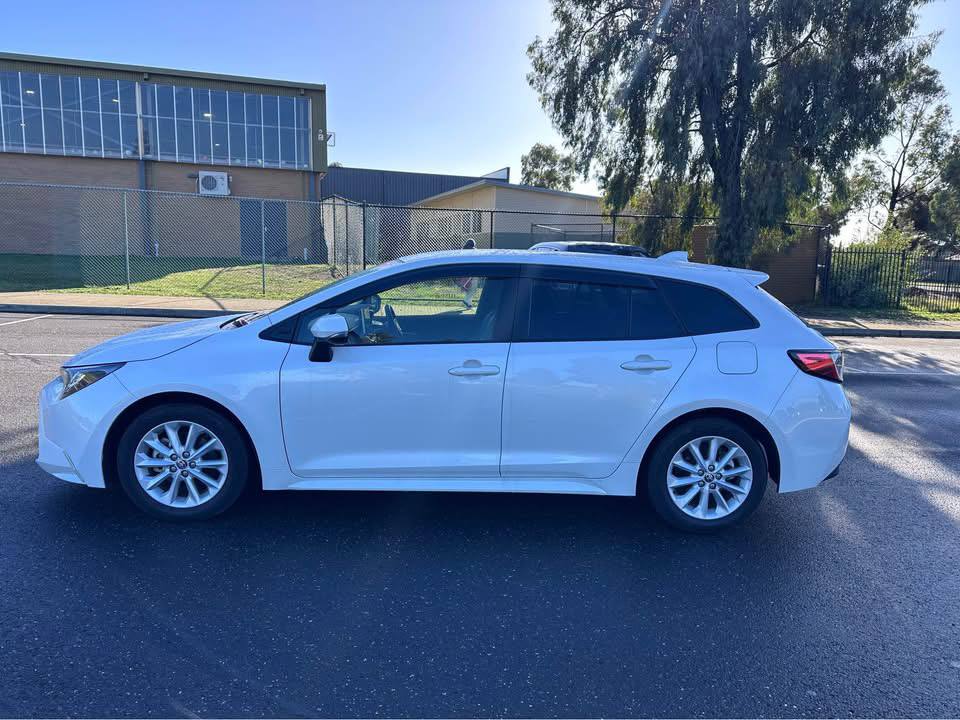 Toyota Corolla Touring Wagon Hybrid 2021 - Image 8